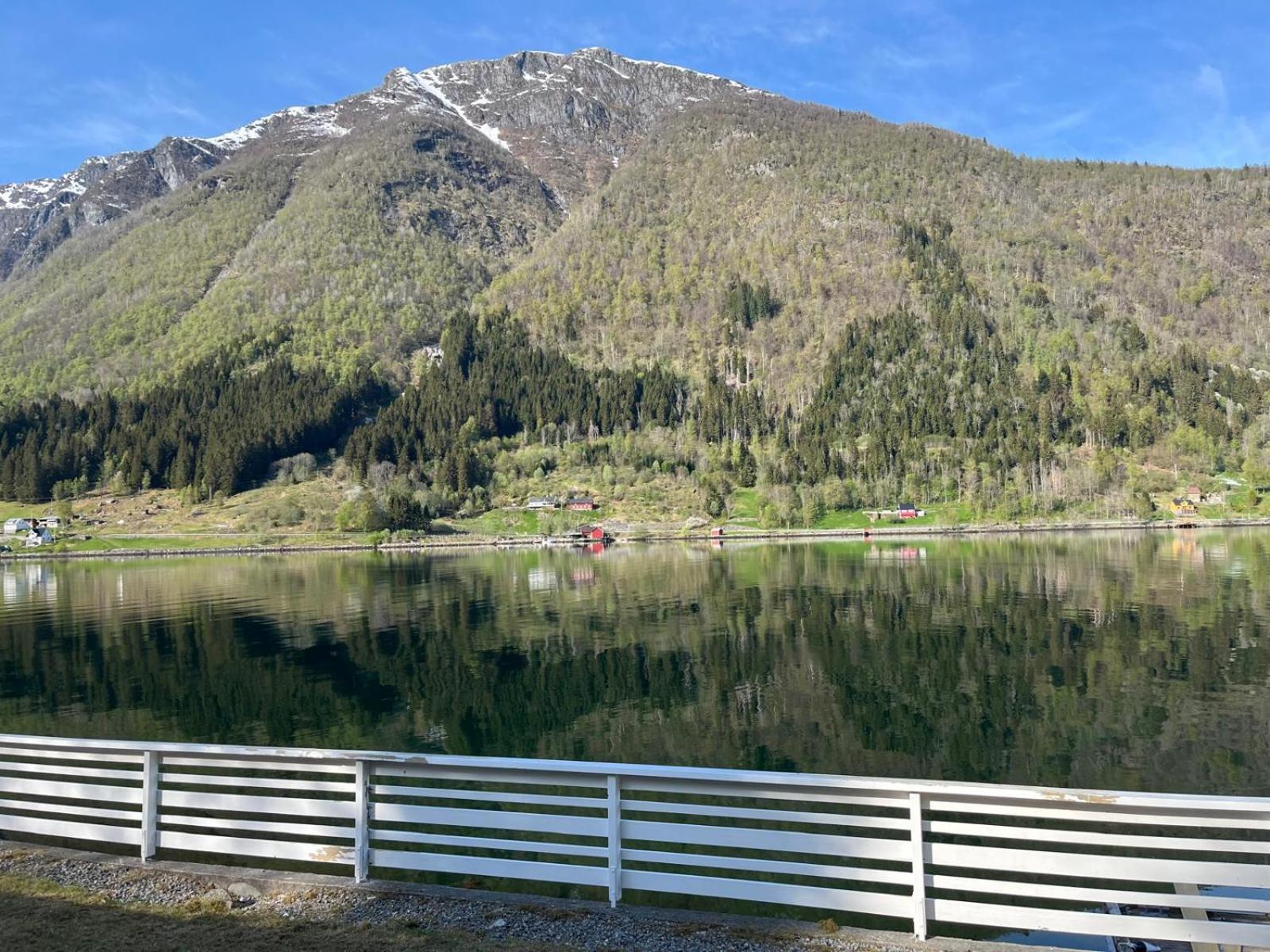 Der Fjordtraum In Balestrand Direkt Am Wasser Eksteriør bilde
