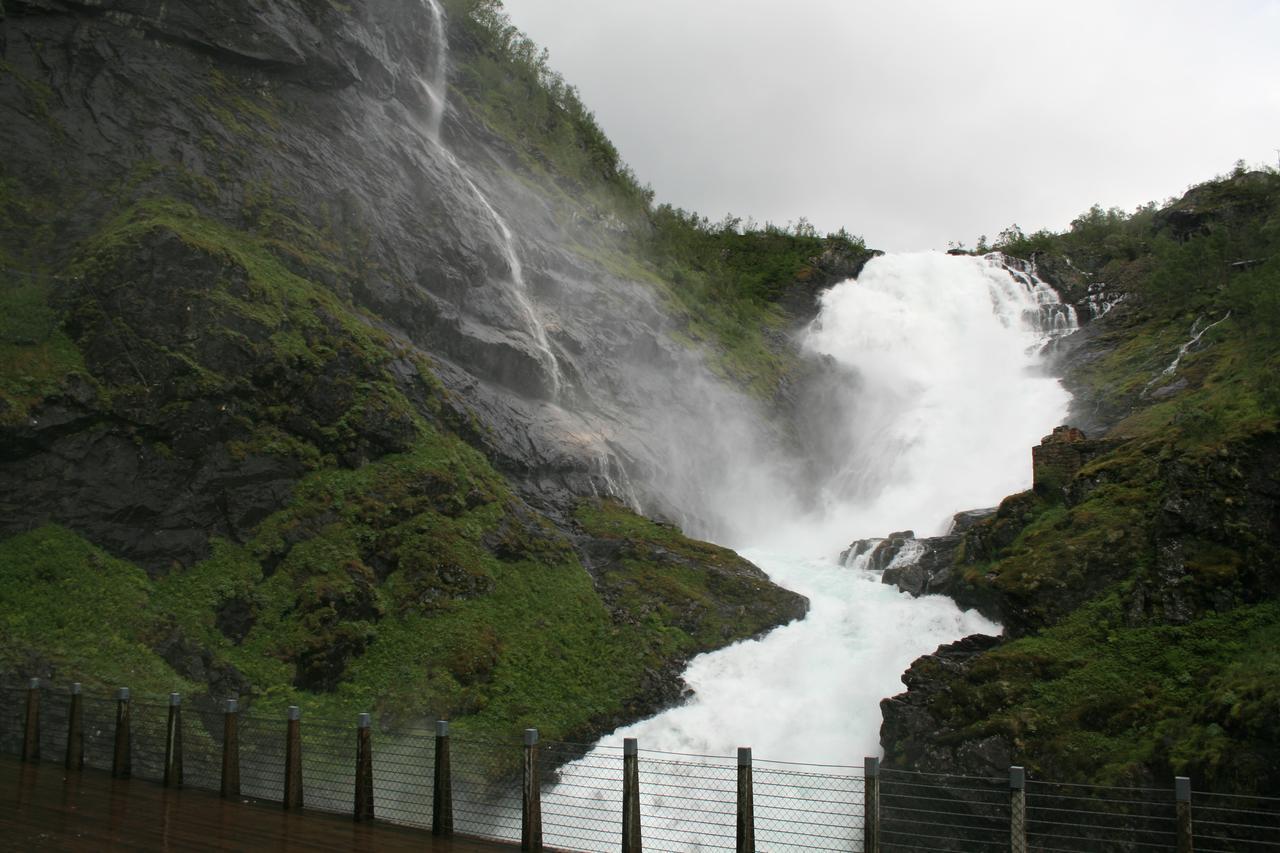 Der Fjordtraum In Balestrand Direkt Am Wasser Eksteriør bilde